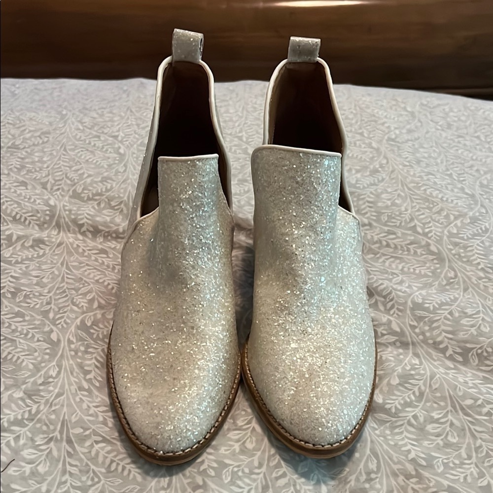 Corkys White Glitter Ankle Booties Size 8‎